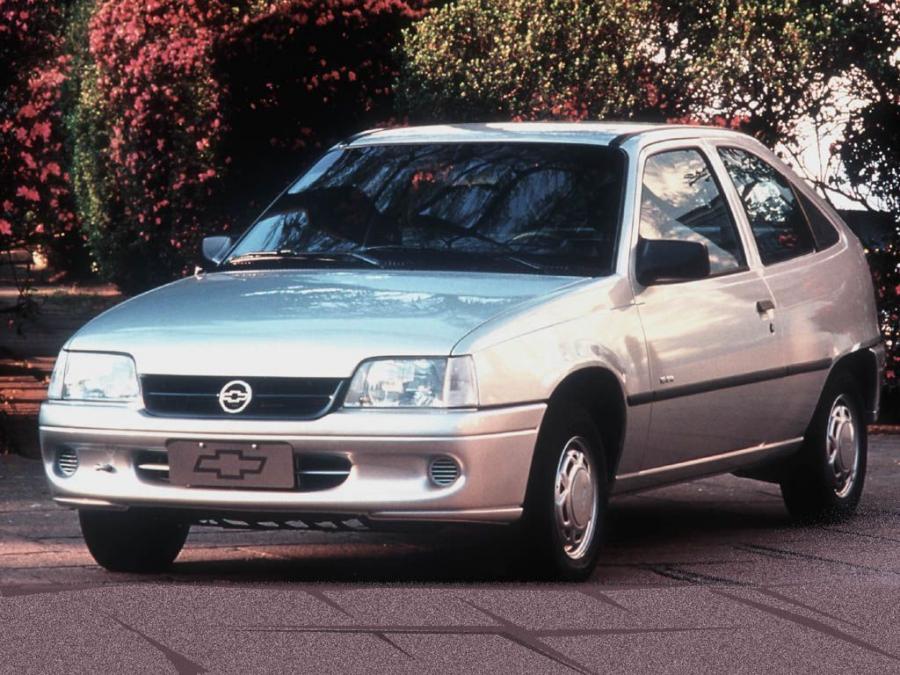  Chevrolet Kadett 3-Door 1995 года  (фото 1 из 1)